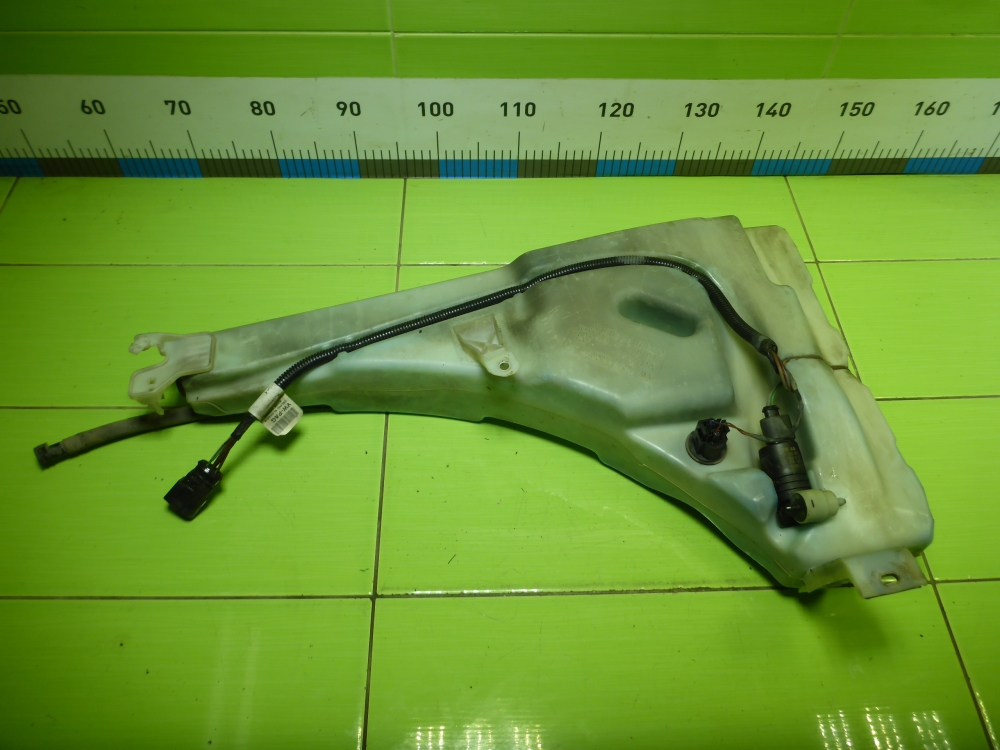 Бачок омывателя лобового стекла