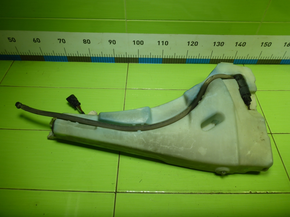 Бачок омывателя лобового стекла