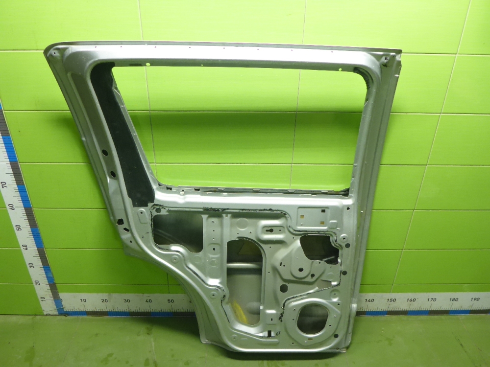 Дверь задняя левая