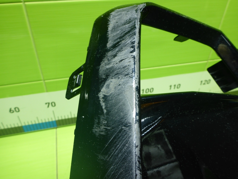 Рамка противотуманной фары правой