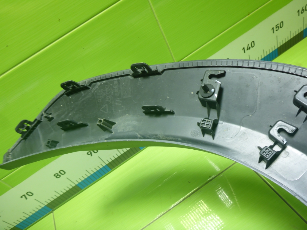 Накладка заднего крыла левого