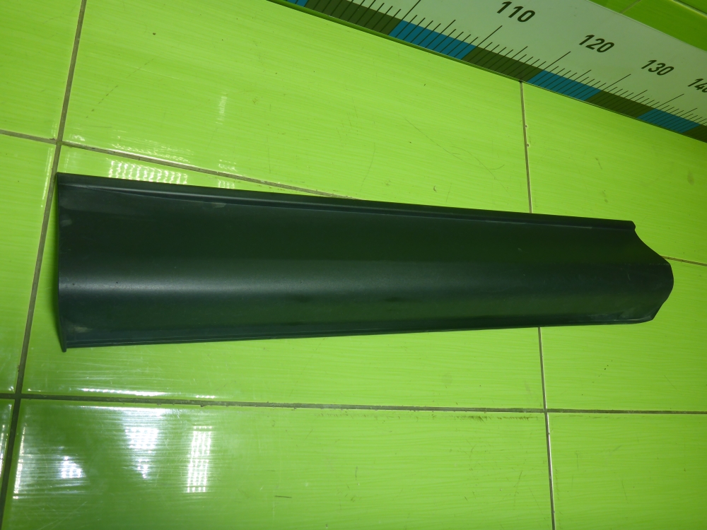 Накладка двери задней правой
