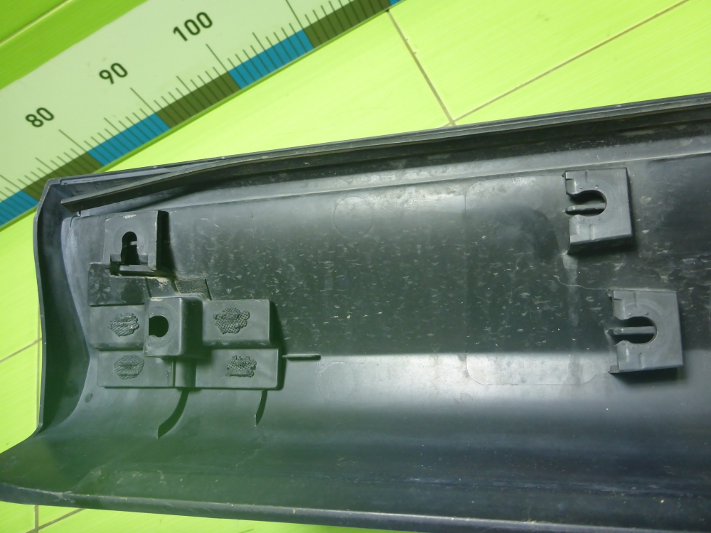 Накладка двери задней правой