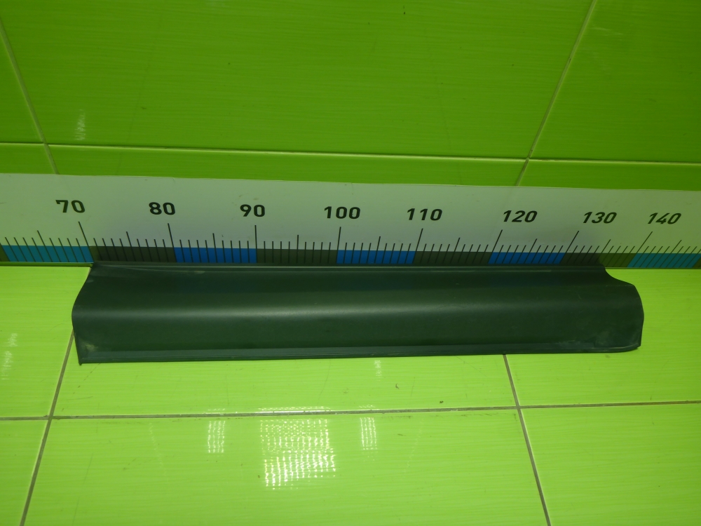 Накладка двери задней правой