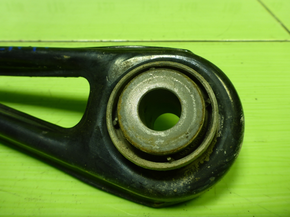 Рычаг задний поперечный