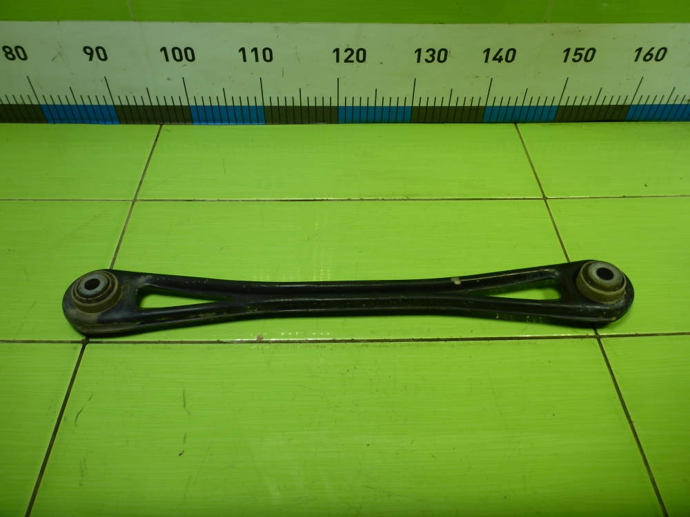 Рычаг задний поперечный