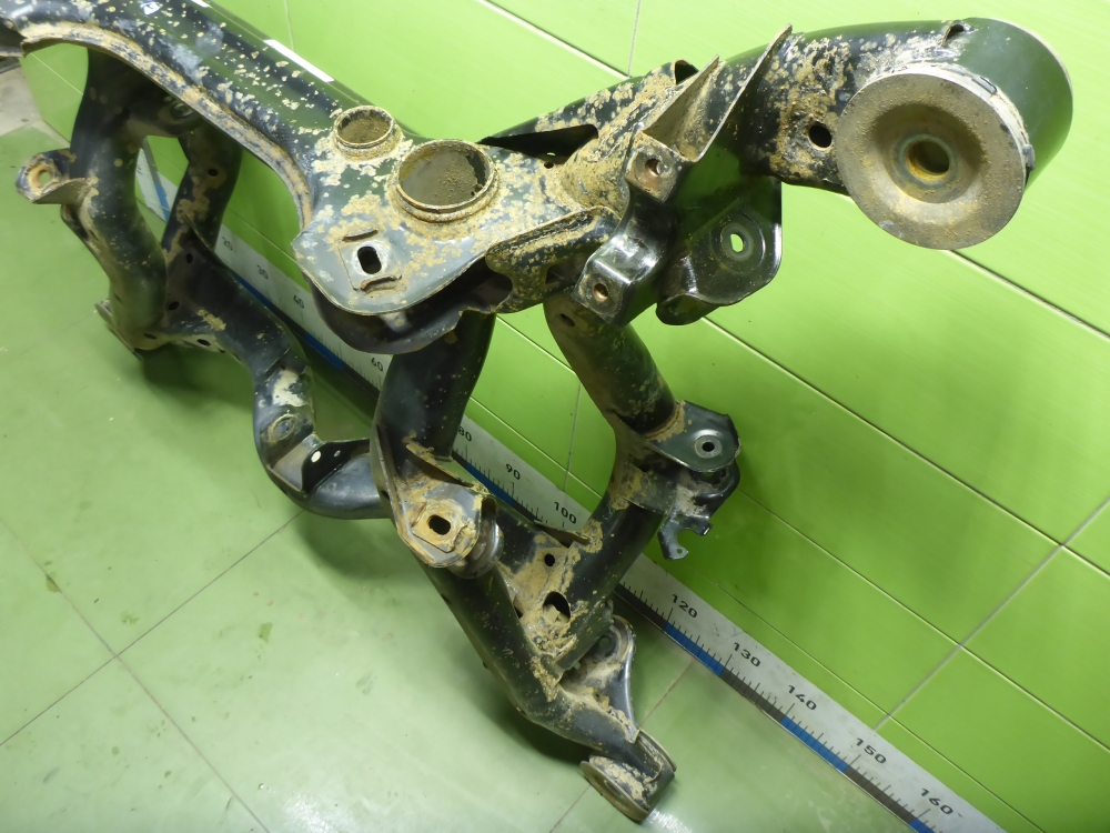 Балка задняя