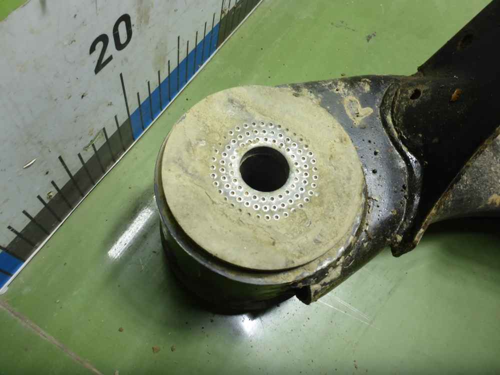 Балка задняя