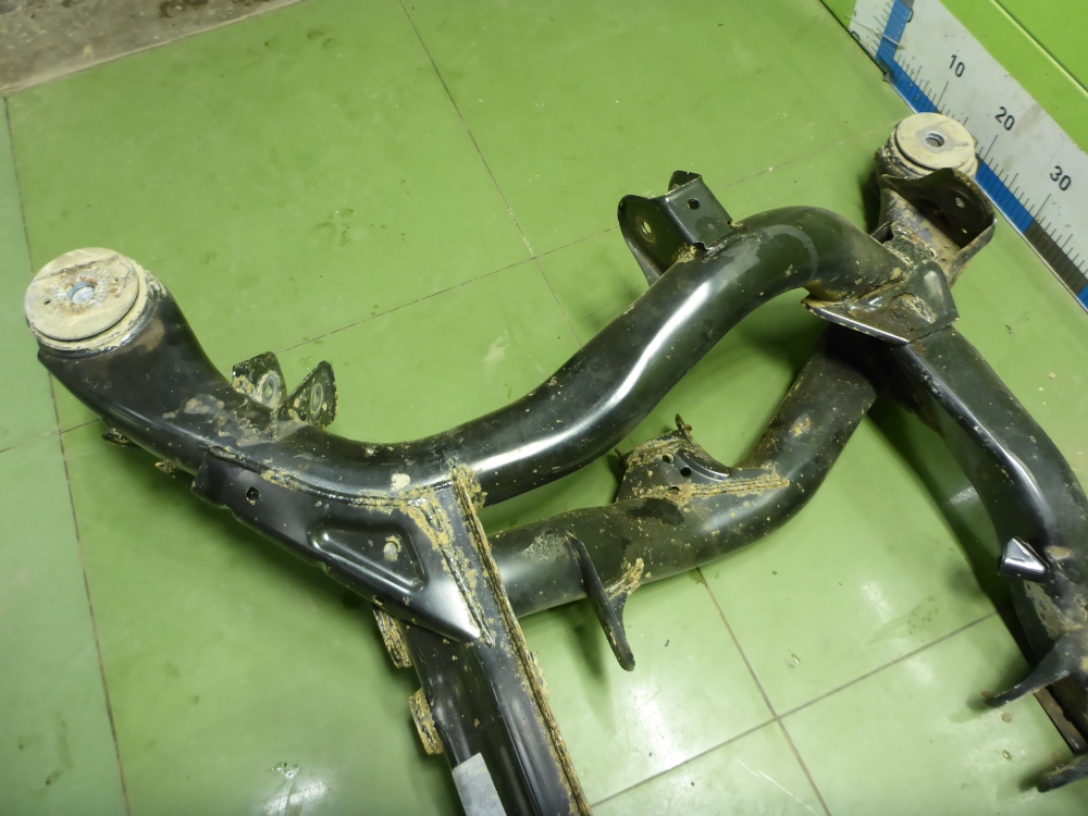 Балка задняя