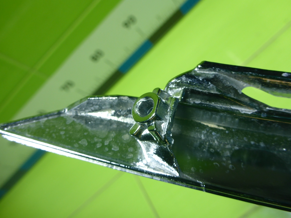 Накладка переднего бампера левая