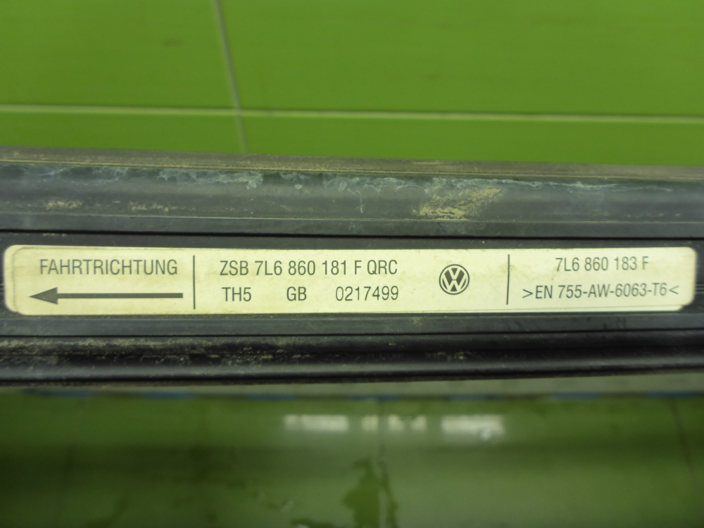 Молдинг крыши левый