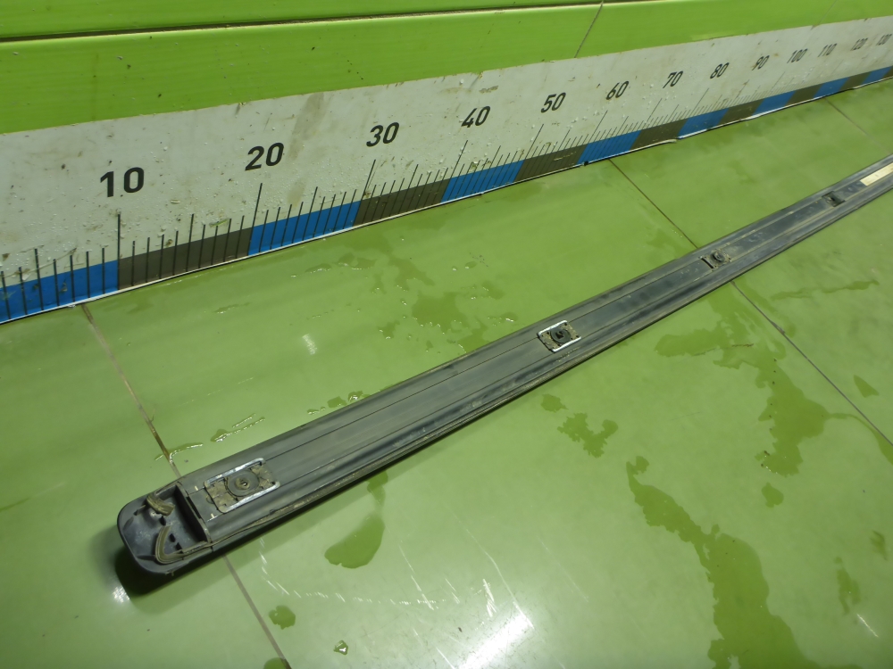 Молдинг крыши правый