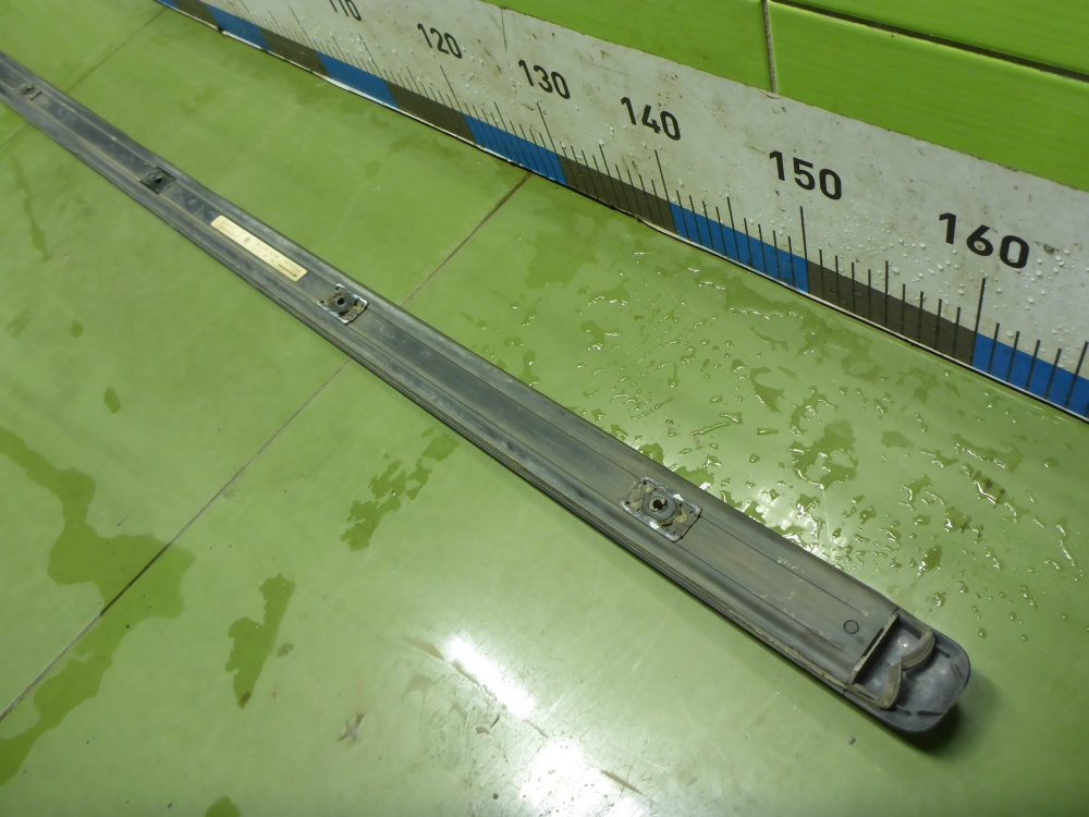 Молдинг крыши правый