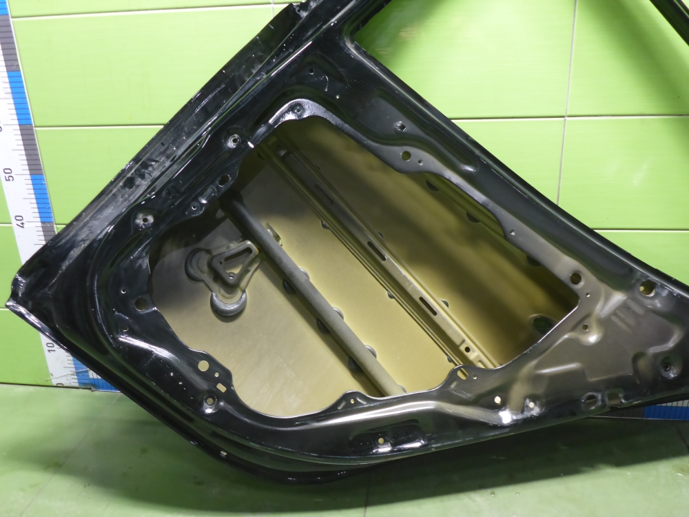 Дверь задняя левая