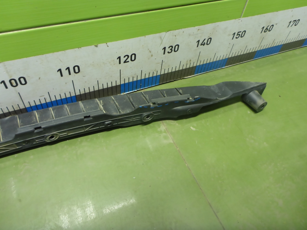 Кронштейн заднего бампера