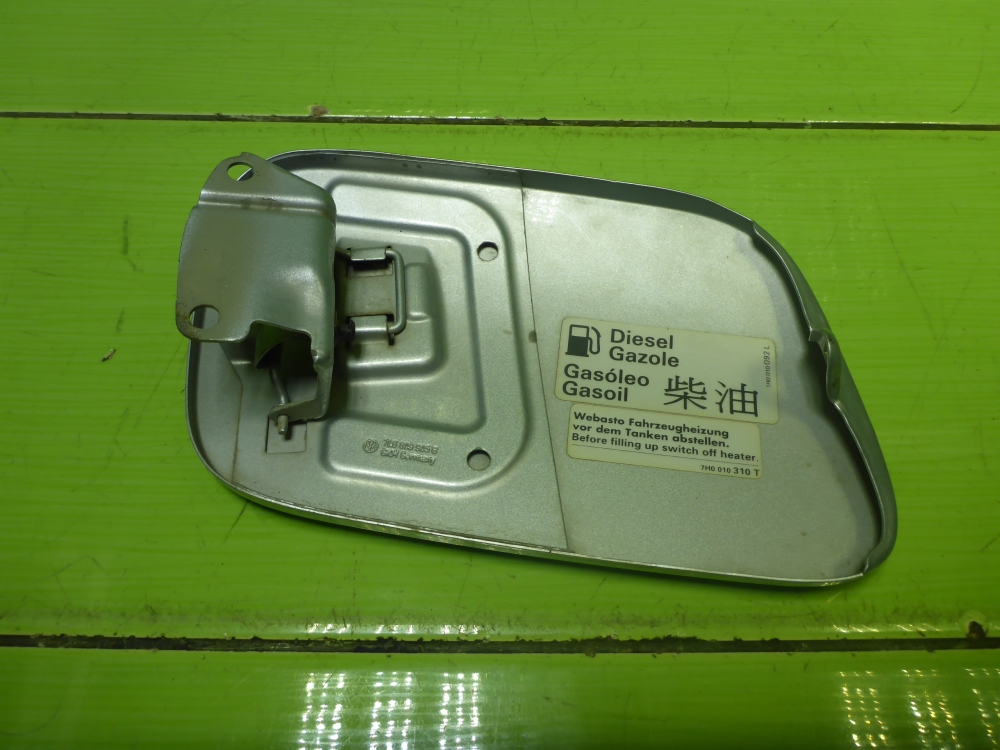 Лючок бензобака