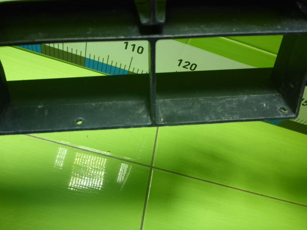 Решетка в бампер центральная