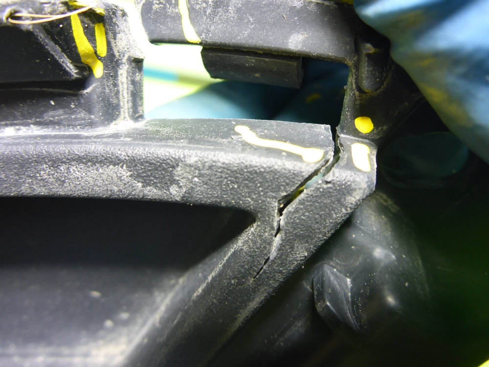 Решетка в бампер центральная