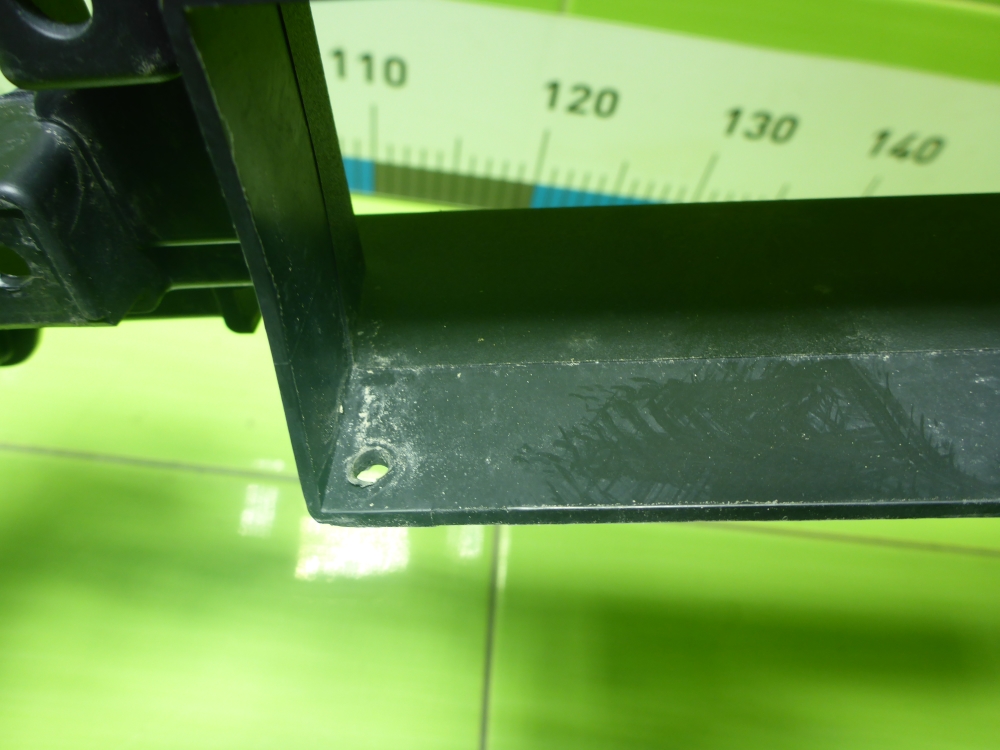 Решетка в бампер центральная