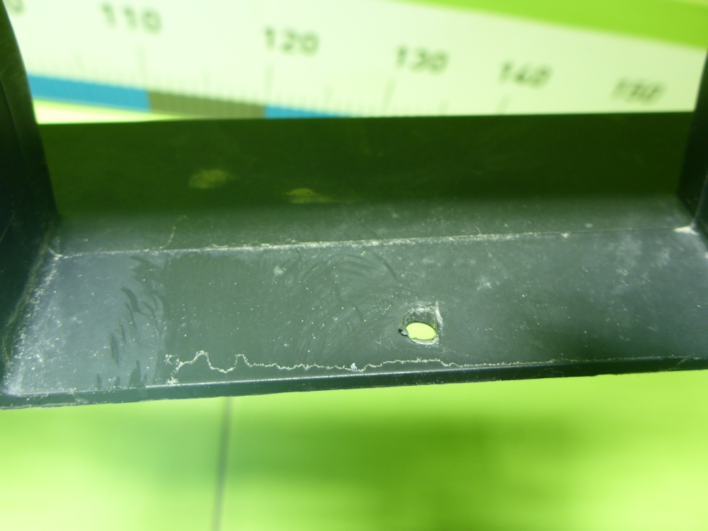 Решетка в бампер центральная