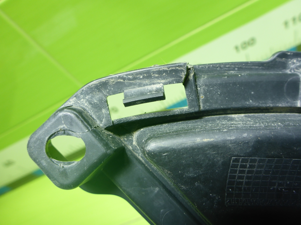 Решетка в бампер центральная