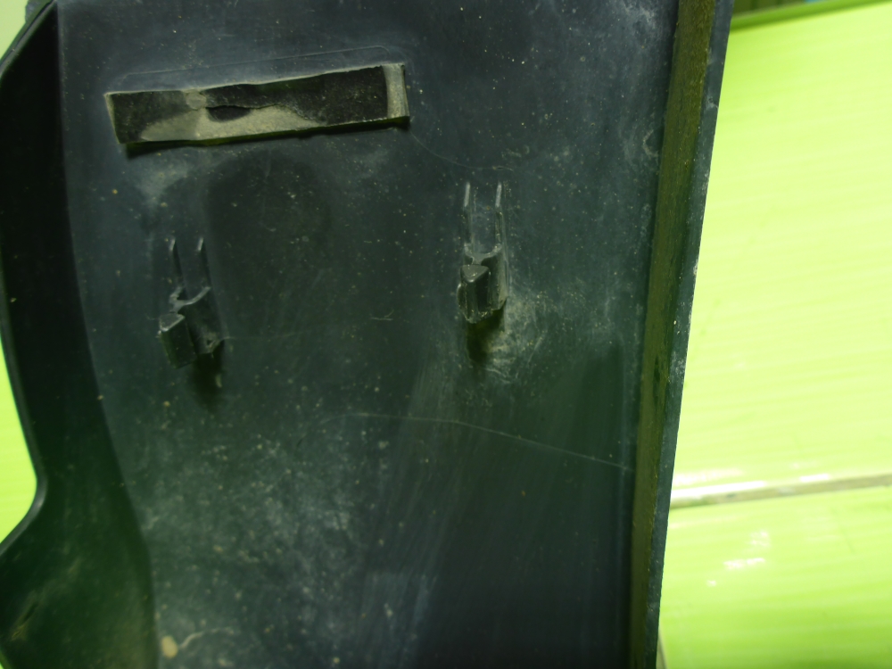 Накладка переднего крыла левого