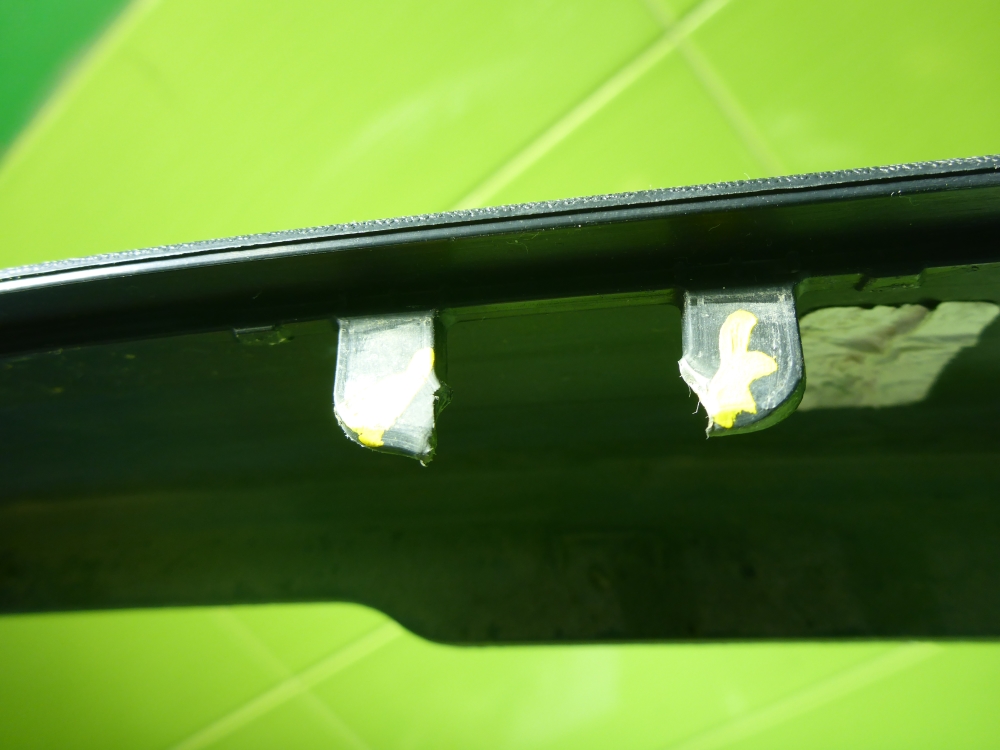 Накладка переднего крыла левого