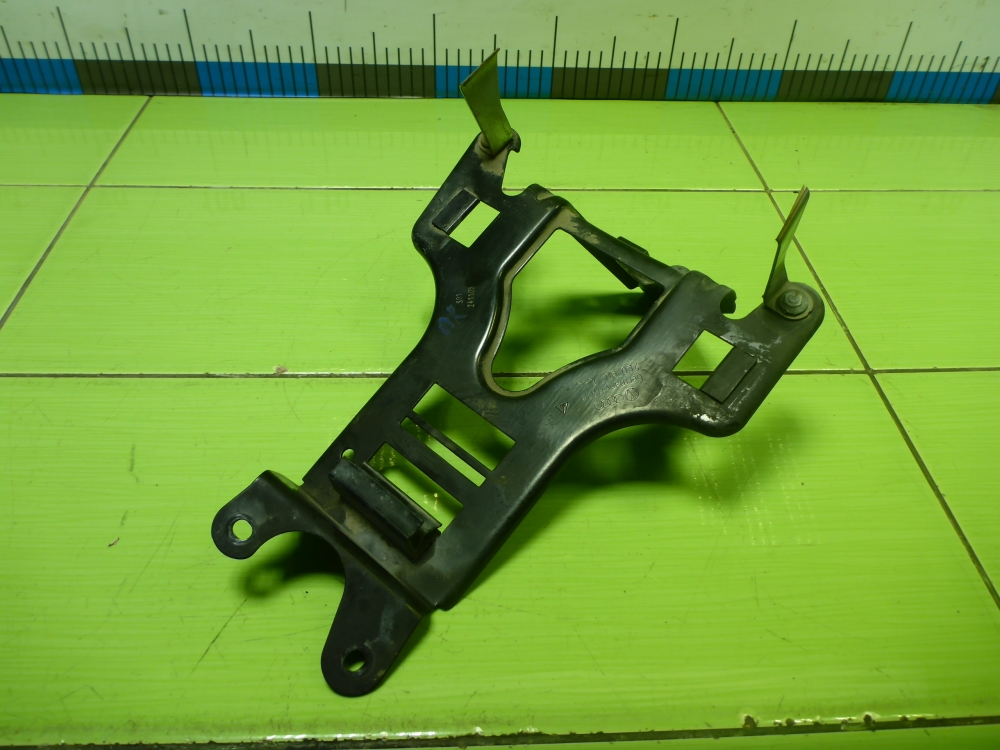 Кронштейн блока управления двигателем