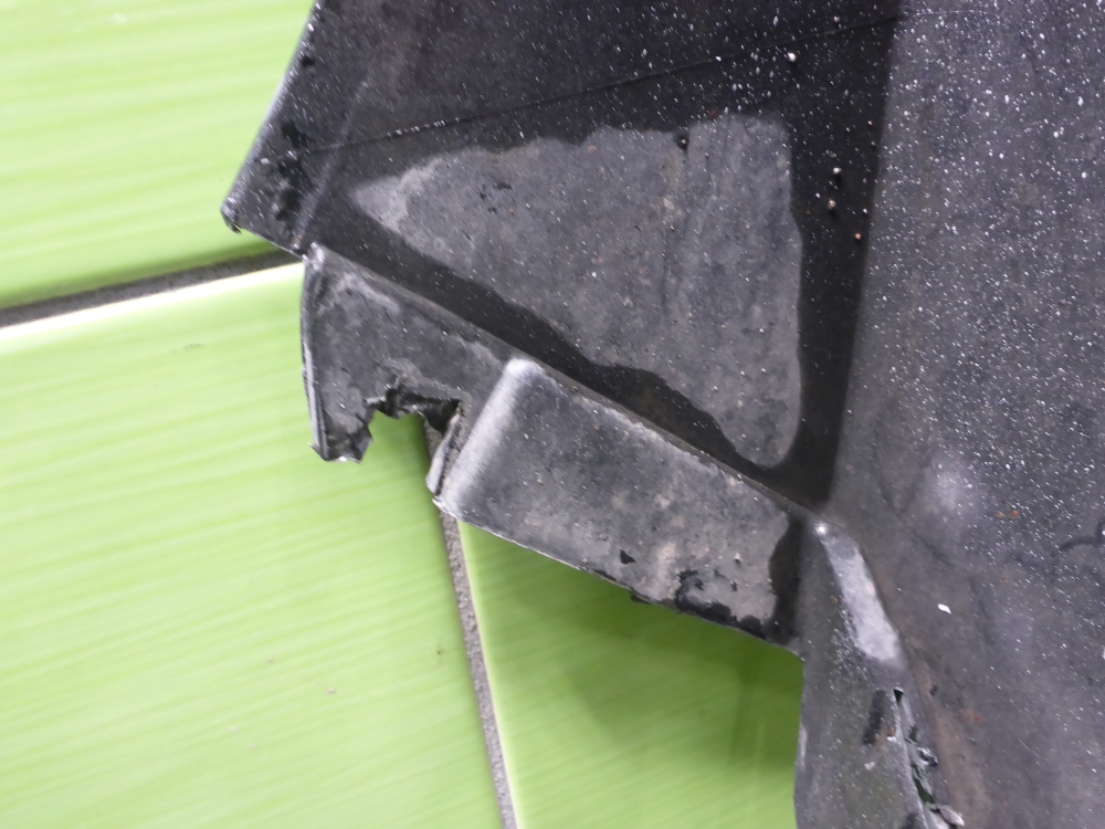 Бампер задний