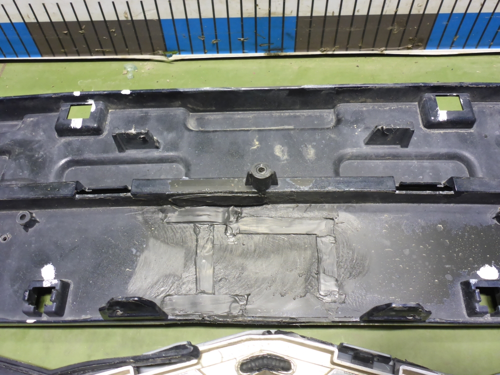 Бампер передний