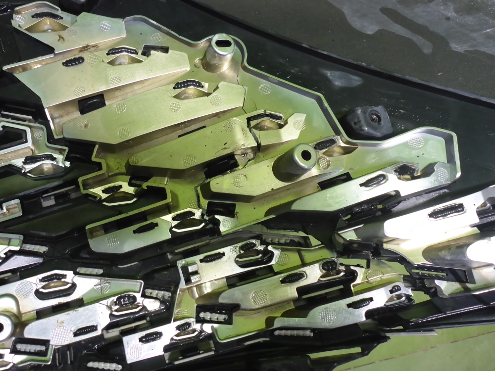 Бампер передний