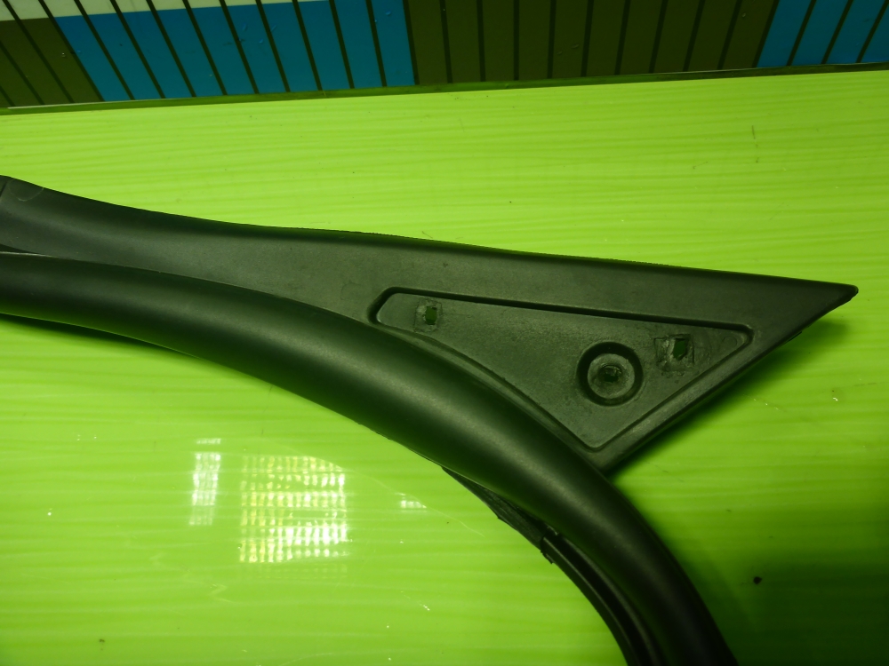 Уплотнитель двери