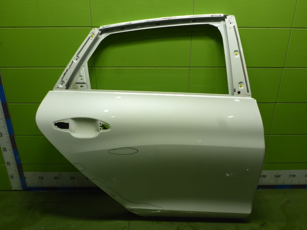 Дверь задняя правая