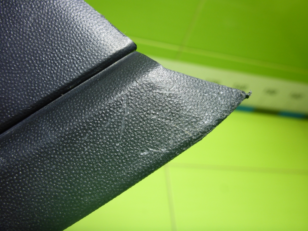 Накладка заднего крыла левого