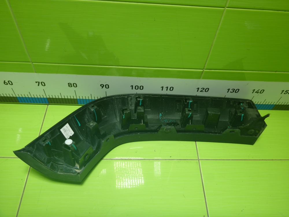 Накладка заднего крыла левого