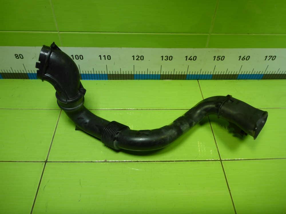 Патрубок воздушного фильтра