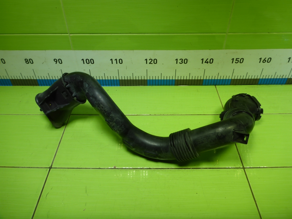 Патрубок воздушного фильтра