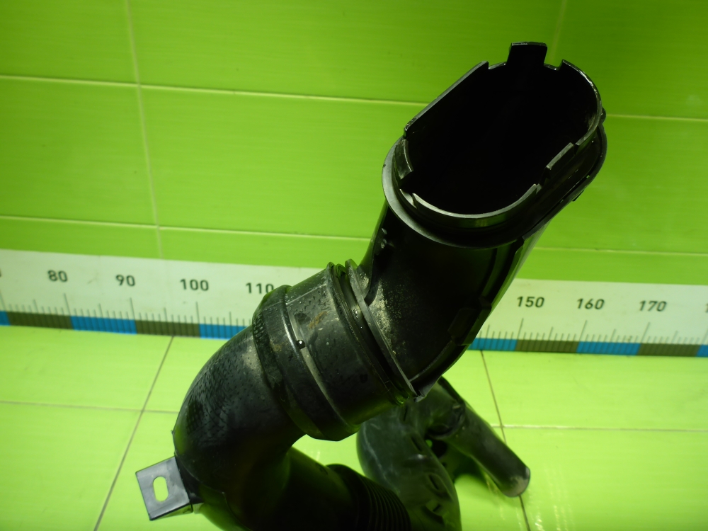 Патрубок воздушного фильтра