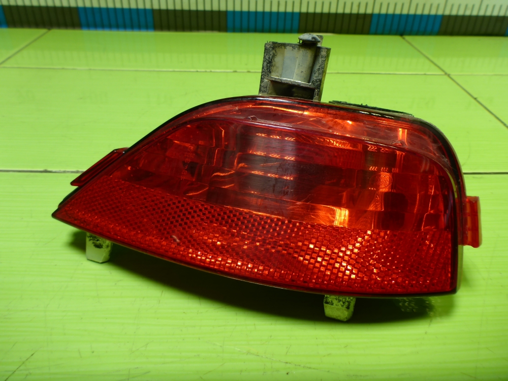 Фонарь задний в бампер левый