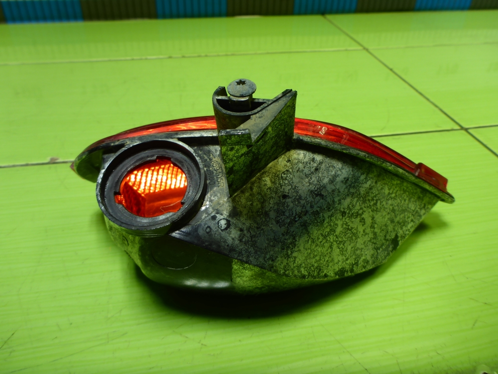 Фонарь задний в бампер левый