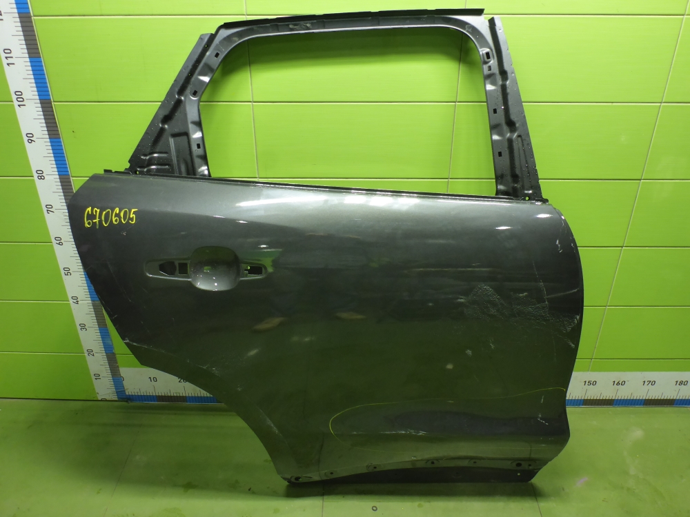 Дверь задняя правая