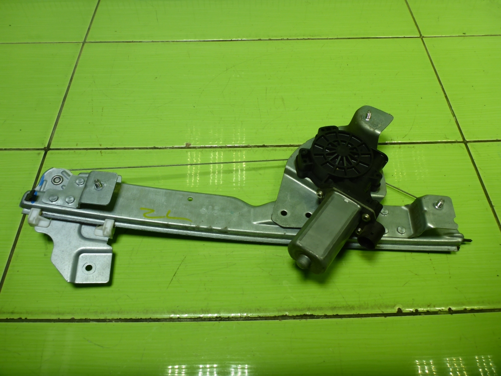 Стеклоподъемник электр. задний левый