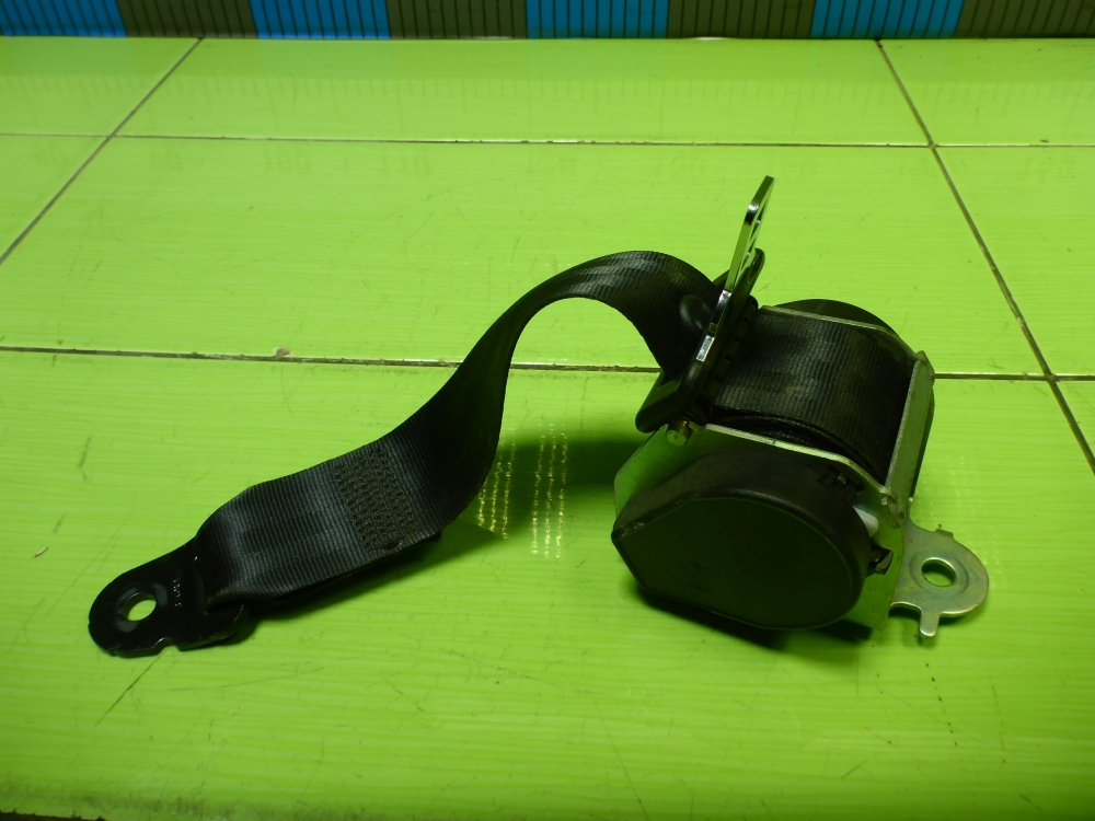 Ремень безопасности