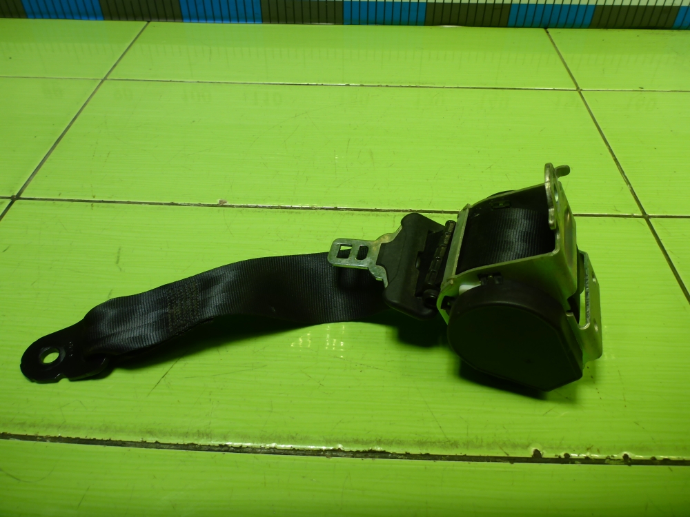 Ремень безопасности