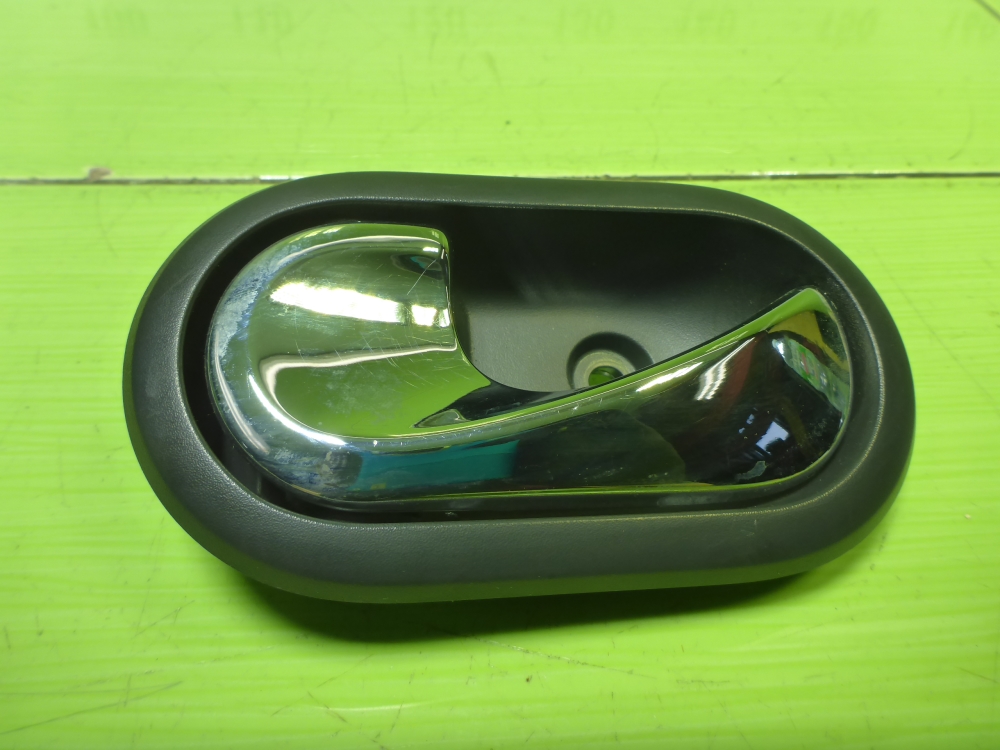 Ручка двери задней внутренняя левая