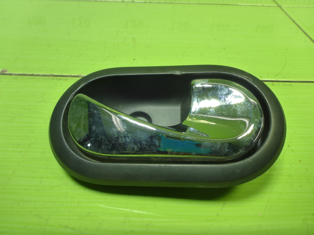 Ручка двери задней внутренняя правая