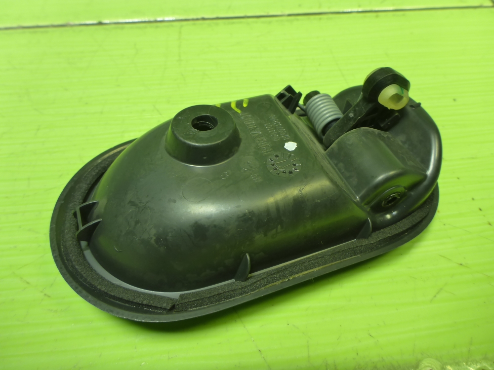 Ручка двери передней внутренняя левая