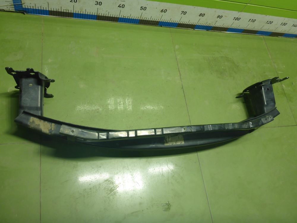 Усилитель переднего бампера