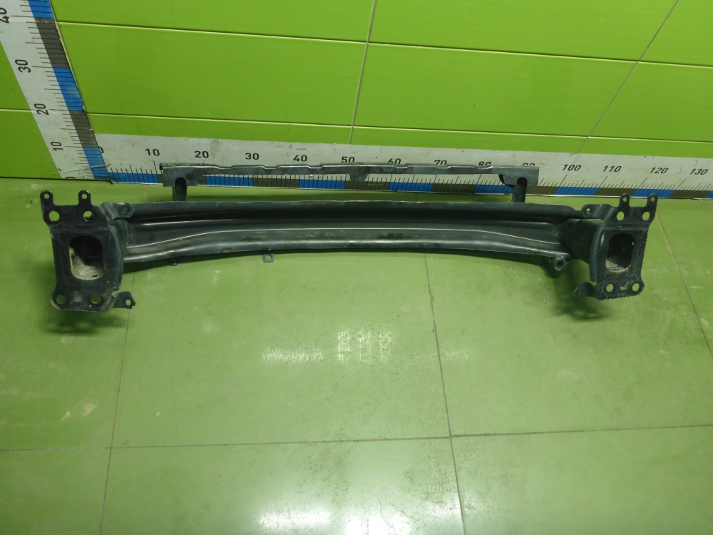 Усилитель переднего бампера