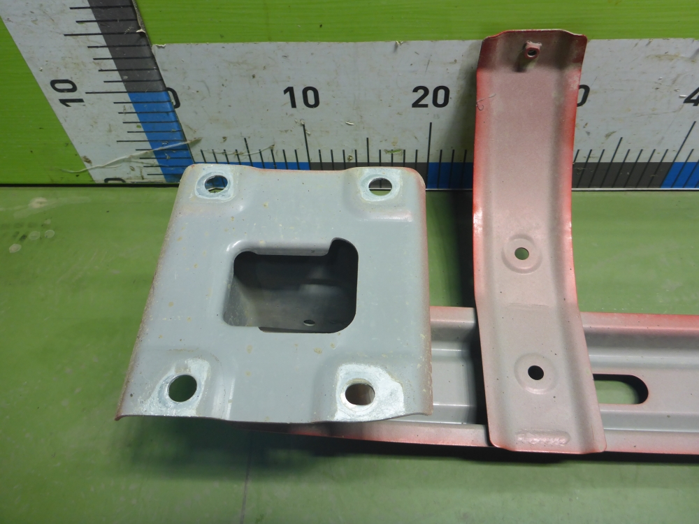 Усилитель заднего бампера